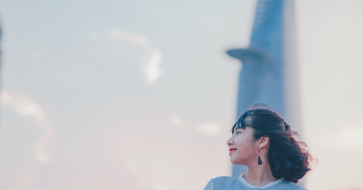 Mainonta - OpenAI Mainokset Määrittävät Mainonnan Tulevaisuuden: Tekoälyn Vallankumous Markkinoinnissa